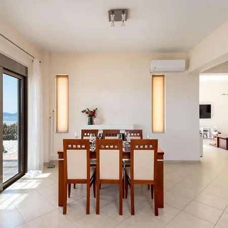 Diamond Hill Villa *